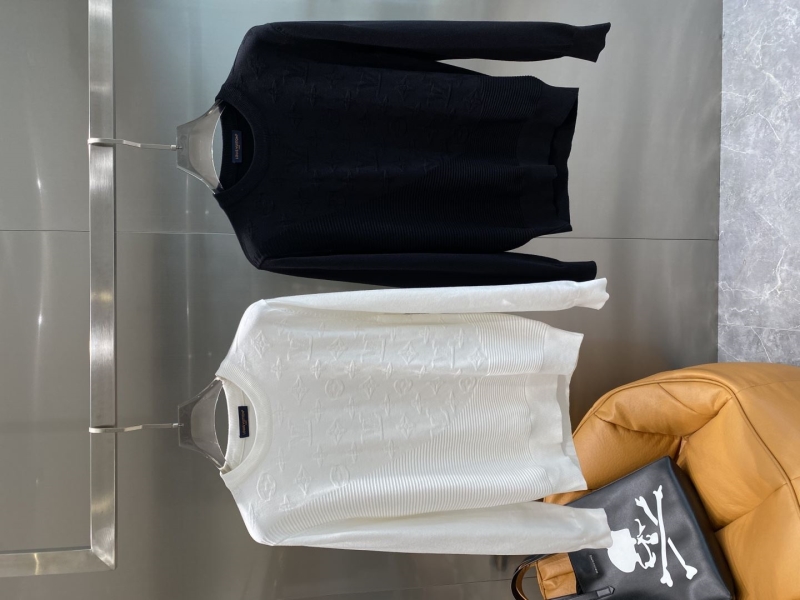 l0vis Vvtt0n sweater